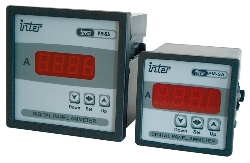 Digitalni ampermeter za posredno (trafo) merjenje izmeničnega toka 72×72mm, 5A AC