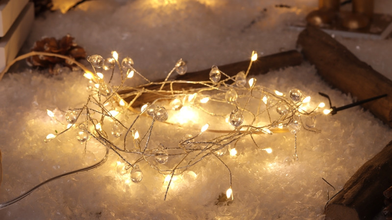 Božična LED veriga+kapljica, na baterije Timer 6+18h, 40LED, 3000K, 3xAA