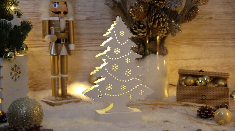 Božična LED smreka, lesena, bela, na baterije Timer 6+18h, 7LED, 3000K, 2xAA