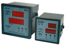 Digitalni amper- in voltmeter, 0-500 V, 0-9500 A, 96x96 mm