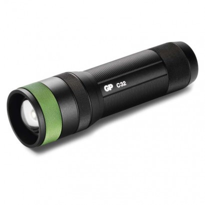 GP ročna LED svetilka C32, 300 lm, 3× AAA, fokus