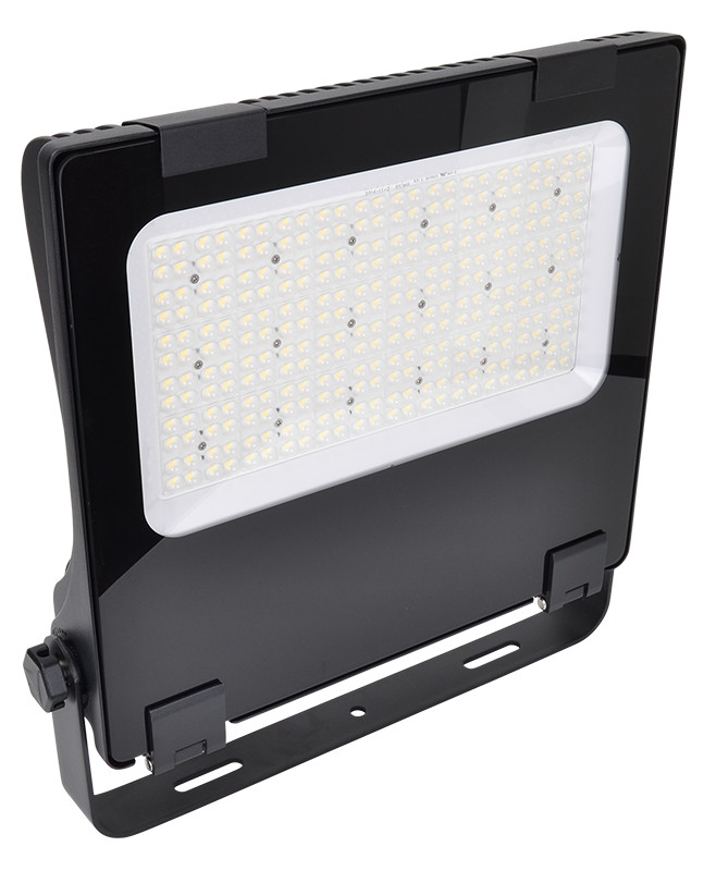 LED reflektor, asimetrični 100-240 VAC, 50/60 Hz, 240 W, 32.400 lm, 4000 K, IP66