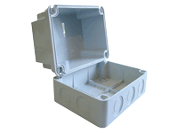 Nadometne doze z luknjami za uvodnice